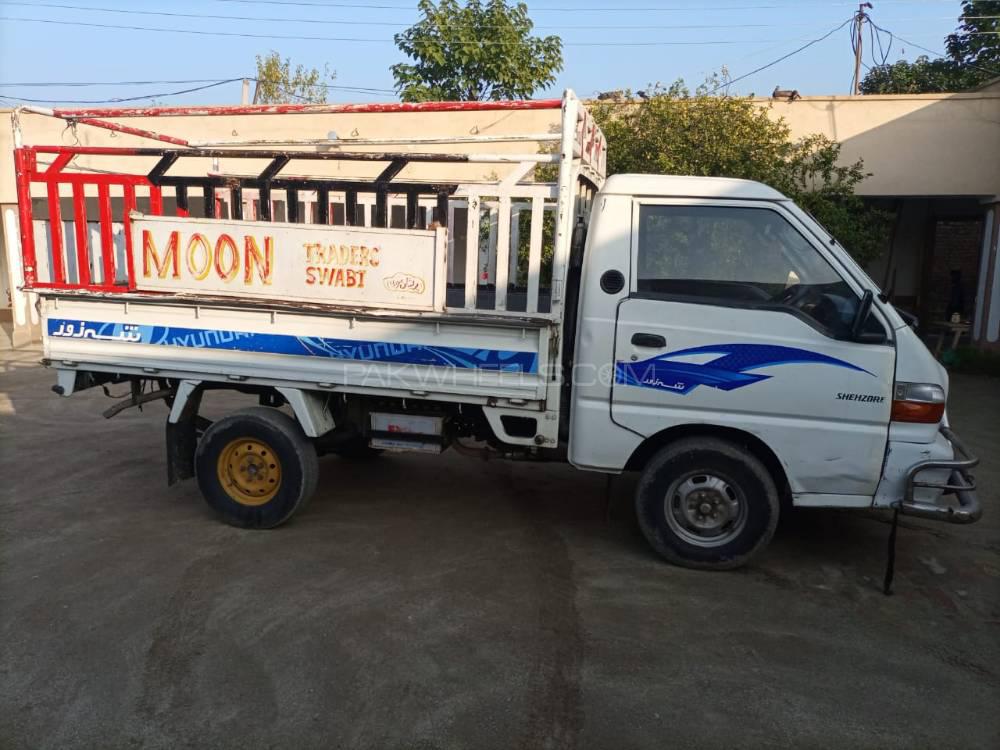 Hyundai Shehzore 2006 for Sale in Swabi Hyundai Shehzore 2006 for Sale in Swabi Image-3