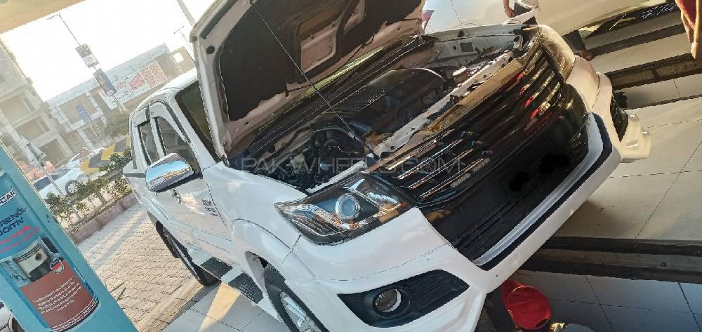 Toyota Hilux 2013 for Sale in Peshawar Image-1