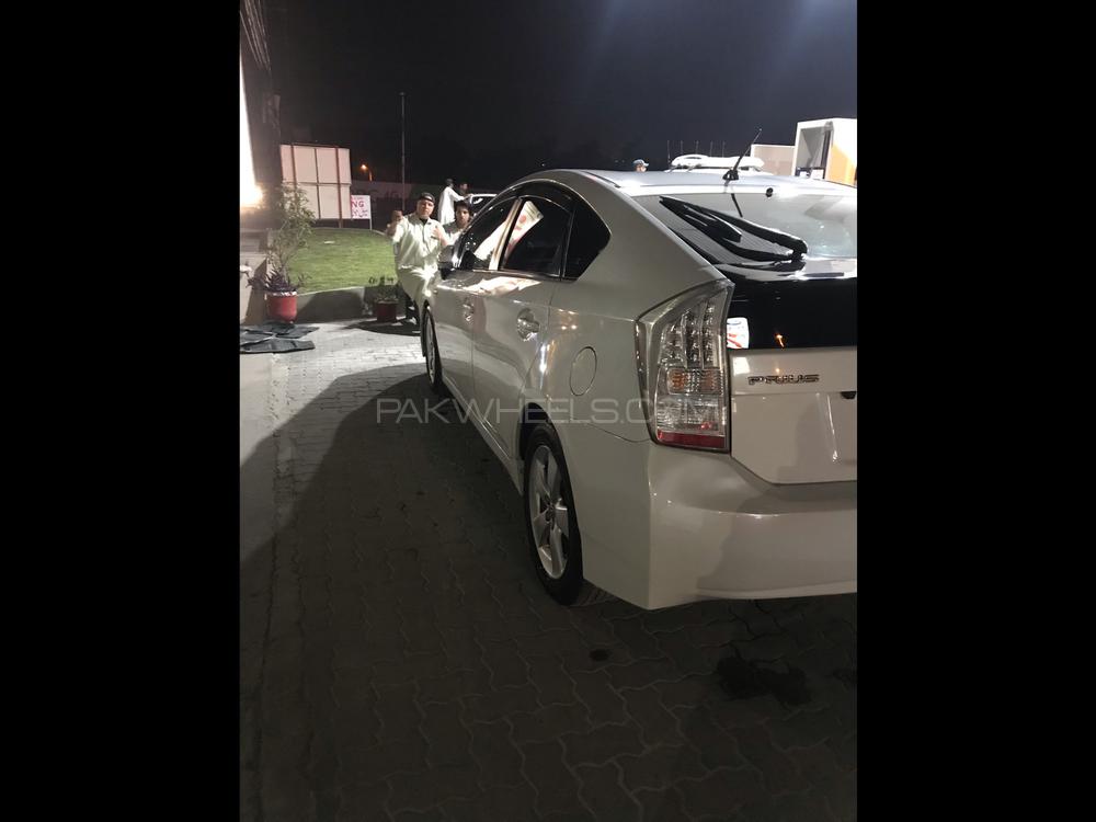 Toyota Prius 2010 for Sale in Peshawar Toyota Prius 2010 for Sale in Peshawar Image-3