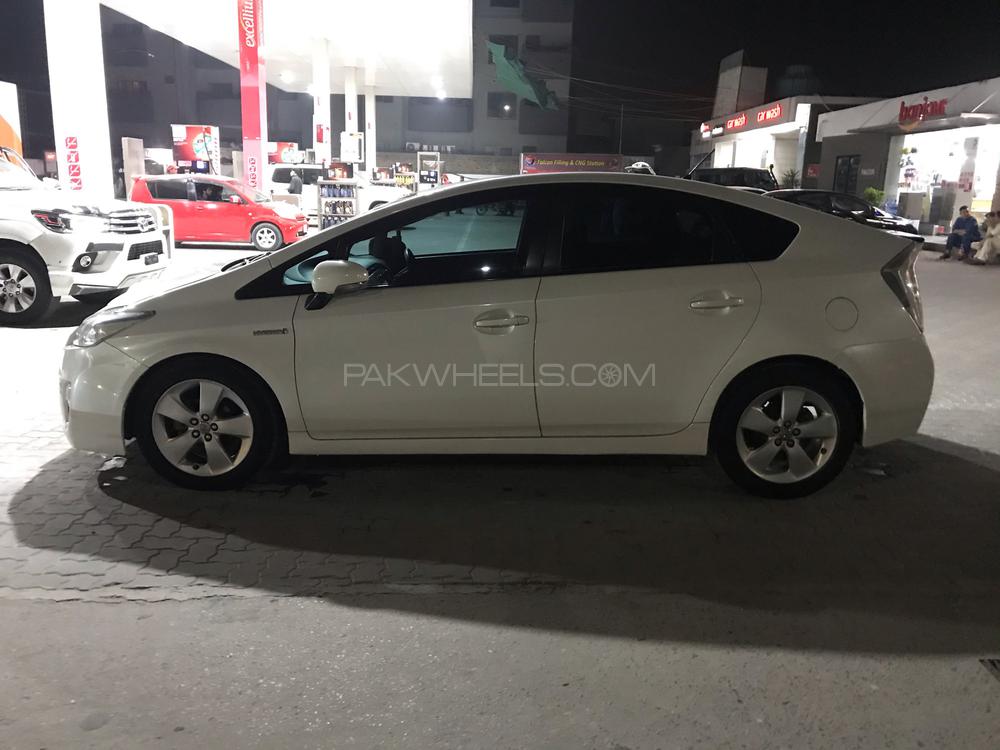 Toyota Prius 2010 for Sale in Peshawar Toyota Prius 2010 for Sale in Peshawar Image-5