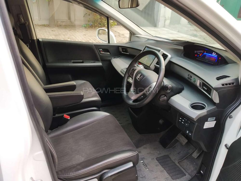 Honda Freed 2014 for Sale in Lahore Honda Freed 2014 for Sale in Lahore Image-8