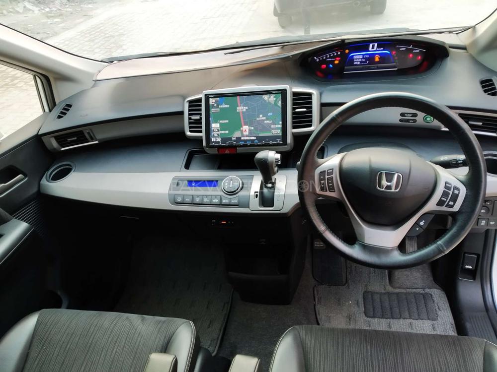 Honda Freed 2014 for Sale in Lahore Honda Freed 2014 for Sale in Lahore Image-9