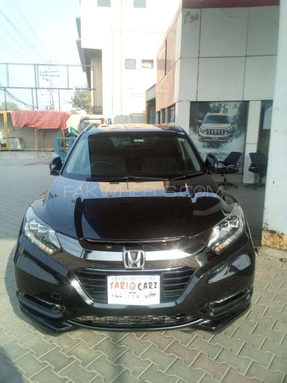 Honda Vezel 2016 for Sale in Lahore Image-1
