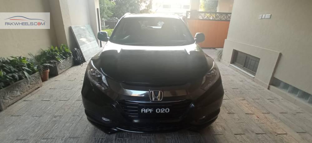 Honda Vezel 2015 for Sale in Islamabad Image-1