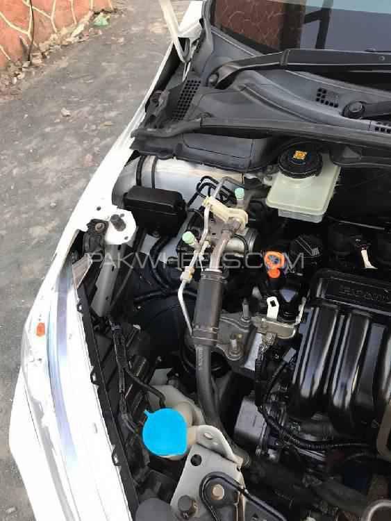 Honda Grace Hybrid 2014 for Sale in Rawalpindi Honda Grace Hybrid 2014 for Sale in Rawalpindi Image-5
