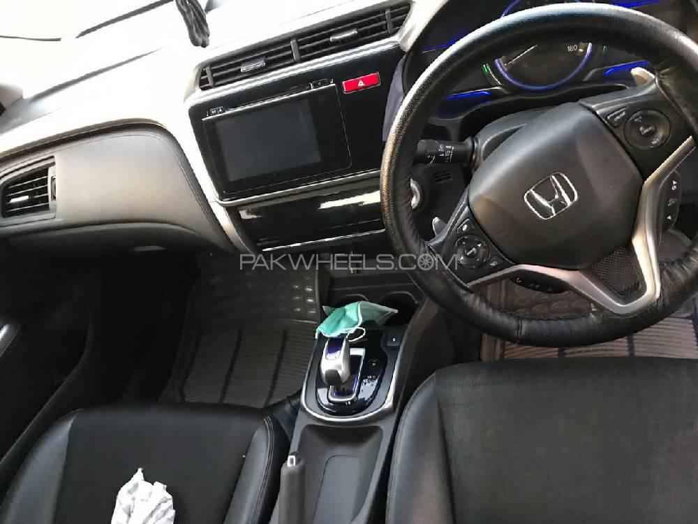 Honda Grace Hybrid 2014 for Sale in Rawalpindi Honda Grace Hybrid 2014 for Sale in Rawalpindi Image-3