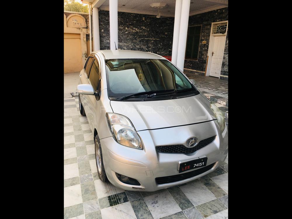 Toyota Vitz 2008 for Sale in Nowshera Image-1