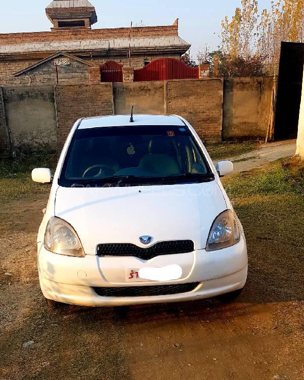 Toyota Vitz 2000 for Sale in Mardan Image-1
