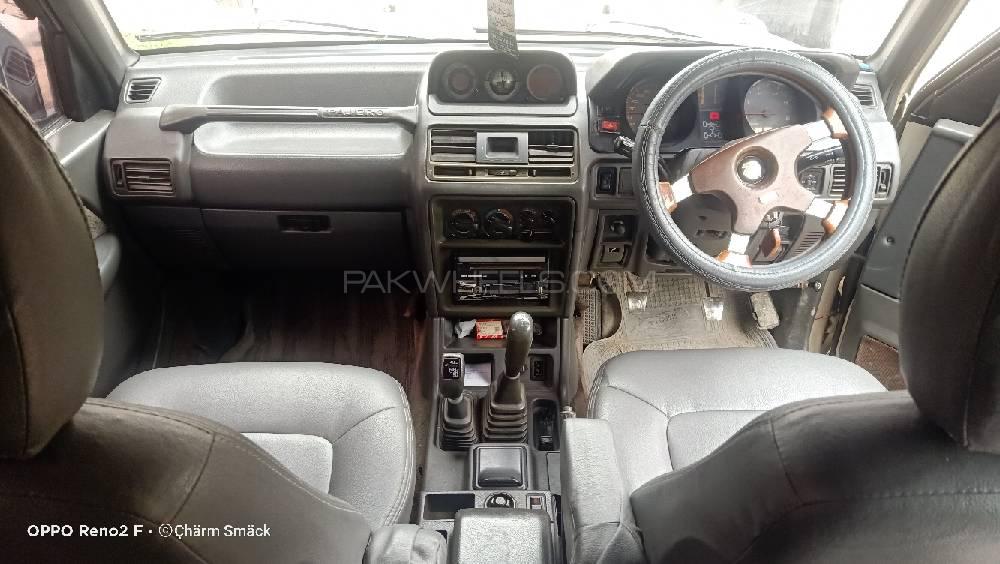 مٹسوبیشی پجیرو 1993 for Sale in پشاور مٹسوبیشی پجیرو 1993 for Sale in پشاور Image-8