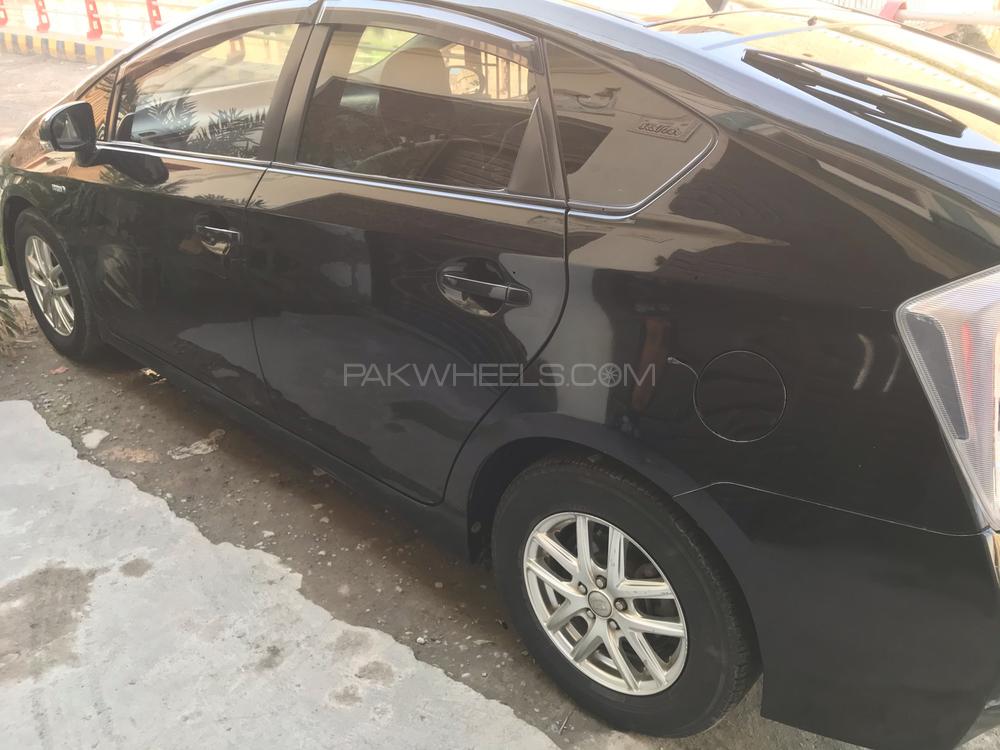 Toyota Prius 2010 for Sale in Peshawar Toyota Prius 2010 for Sale in Peshawar Image-8