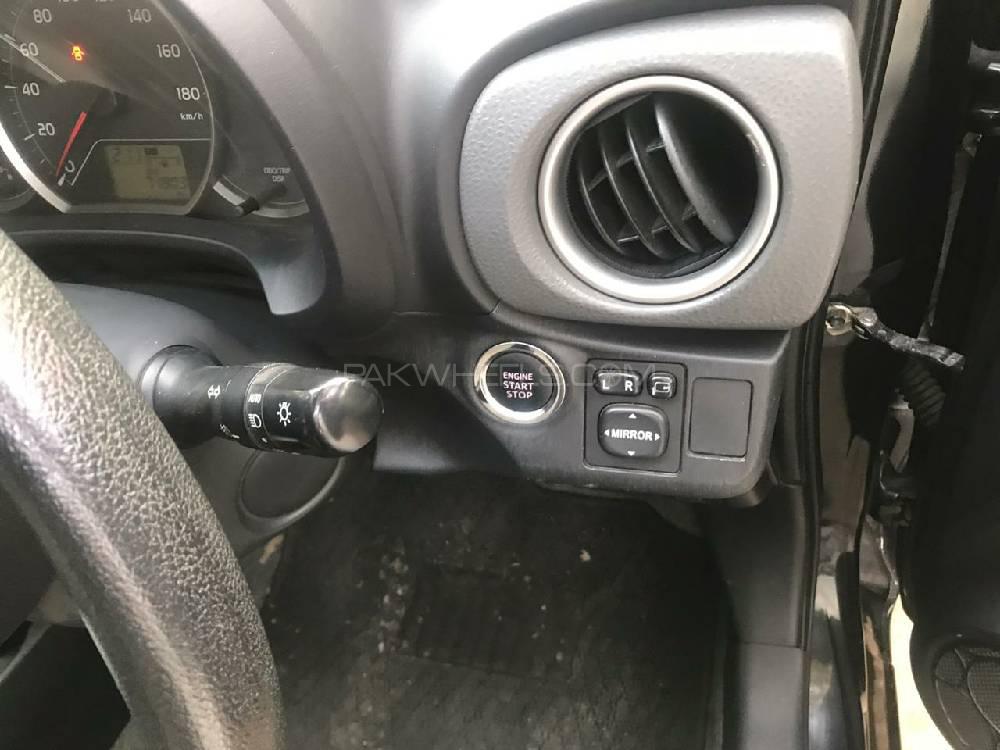 Toyota Vitz 2013 for Sale in Lahore Toyota Vitz 2013 for Sale in Lahore Image-9