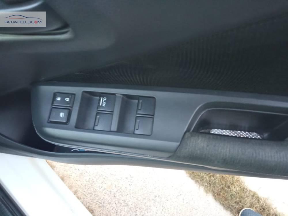 Honda Grace Hybrid 2015 for Sale in Islamabad Honda Grace Hybrid 2015 for Sale in Islamabad Image-6