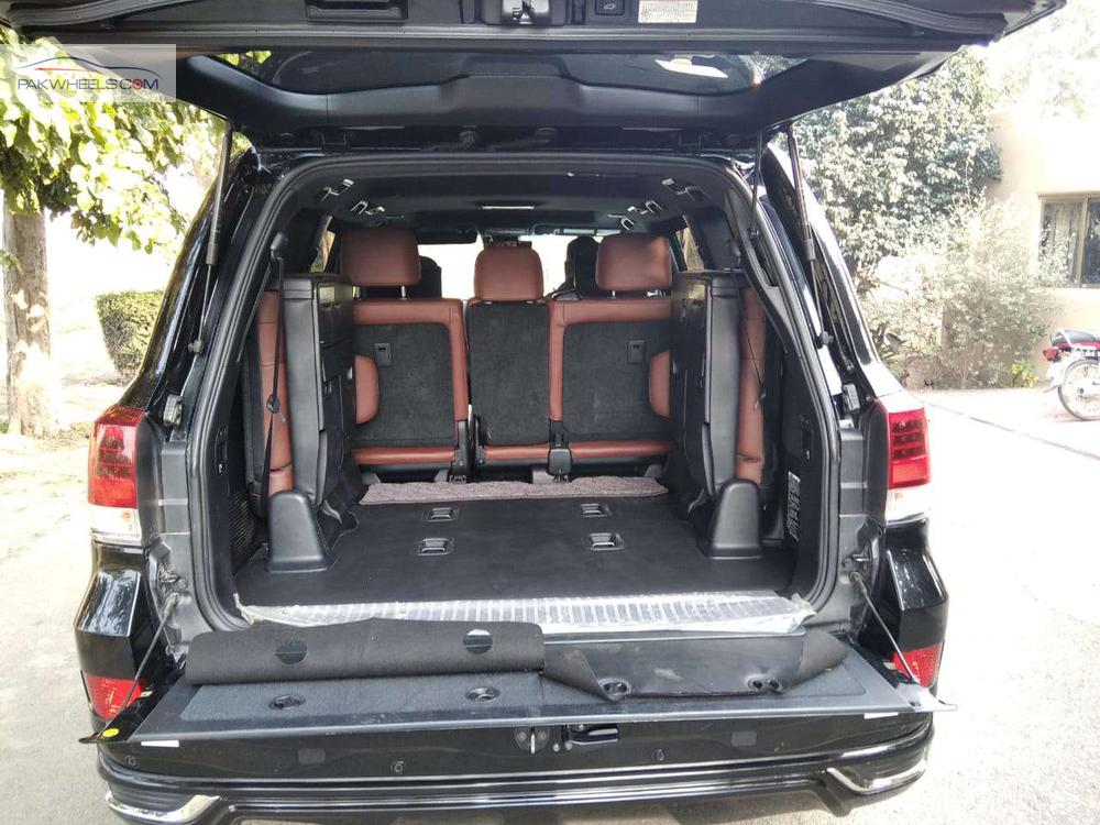 Toyota Land Cruiser 2016 for Sale in Lahore Toyota Land Cruiser 2016 for Sale in Lahore Image-9