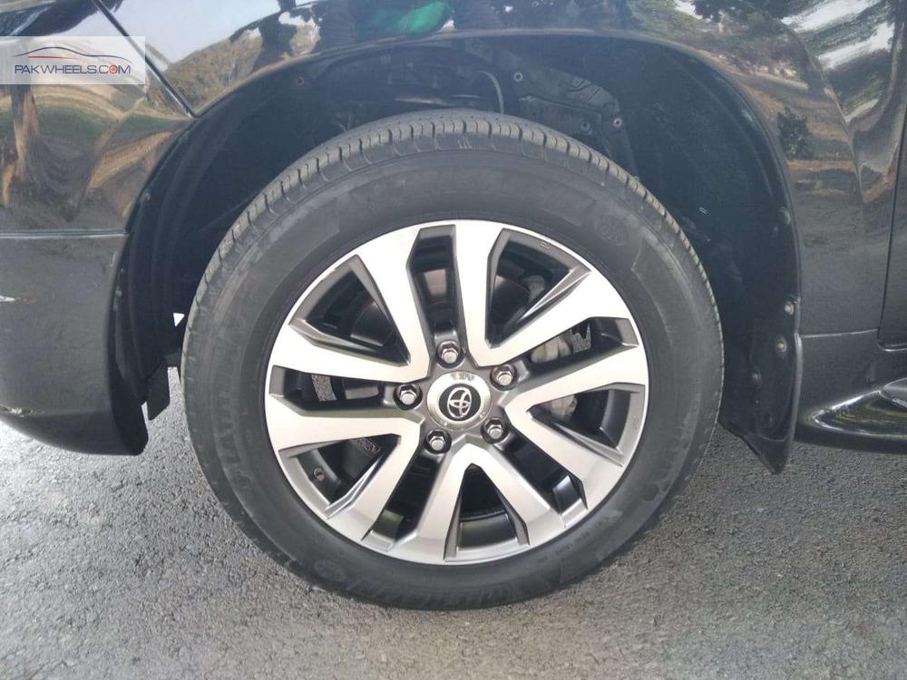 Toyota Land Cruiser 2016 for Sale in Lahore Toyota Land Cruiser 2016 for Sale in Lahore Image-15