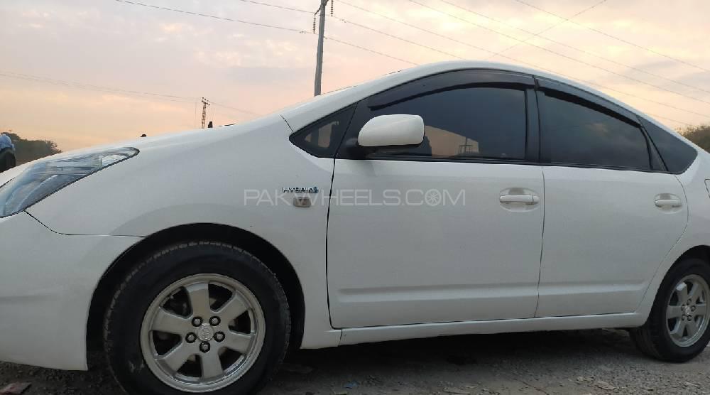 Toyota Prius 2010 for Sale in Peshawar Image-1
