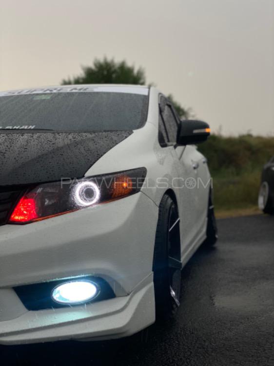 Honda Civic - 2015  Honda Civic - 2015  Image-2