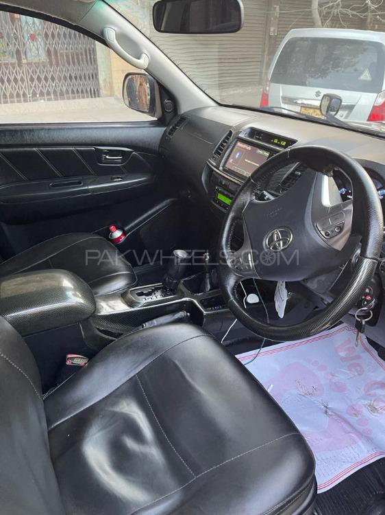 Toyota Hilux 2014 for Sale in Karachi Toyota Hilux 2014 for Sale in Karachi Image-2