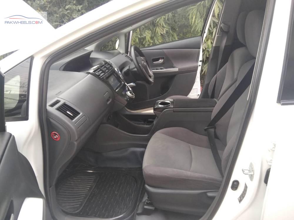 Toyota Prius Alpha 2013 for Sale in Islamabad Toyota Prius Alpha 2013 for Sale in Islamabad Image-17