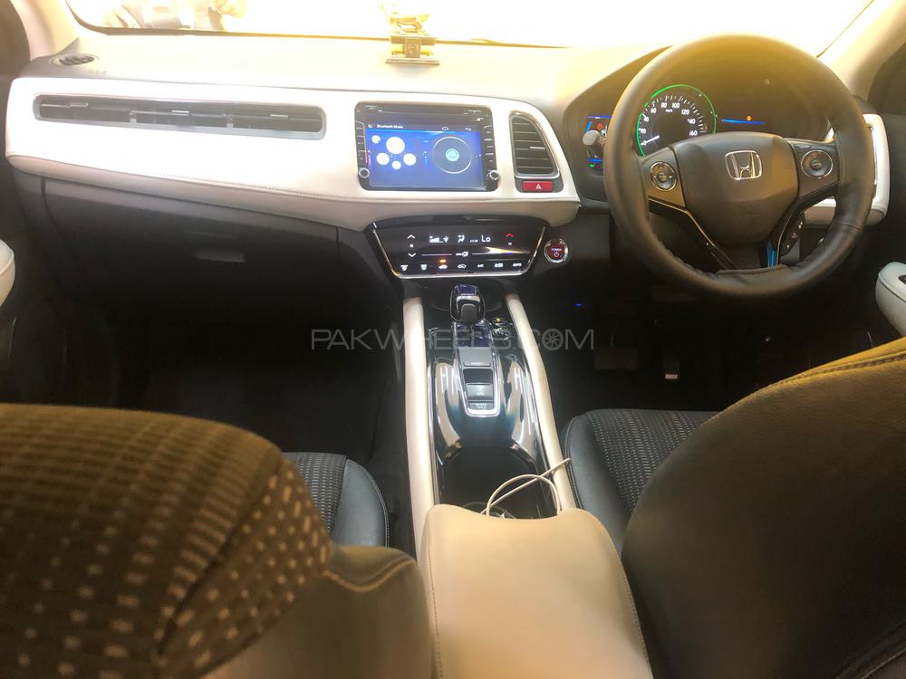 Honda Vezel 2014 for Sale in Bahawalpur Honda Vezel 2014 for Sale in Bahawalpur Image-4