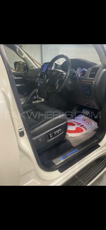 Toyota Land Cruiser 2015 for Sale in Karachi Toyota Land Cruiser 2015 for Sale in Karachi Image-9