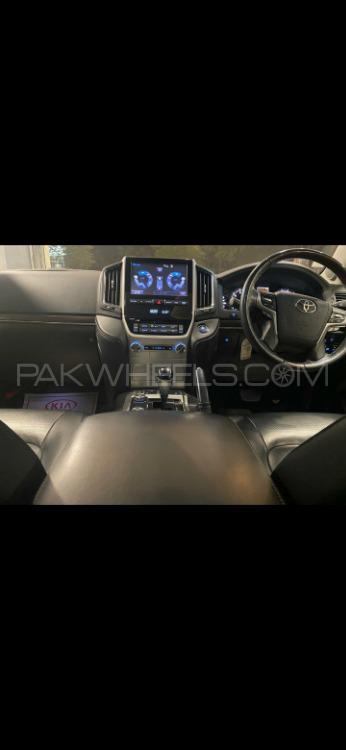 Toyota Land Cruiser 2015 for Sale in Karachi Toyota Land Cruiser 2015 for Sale in Karachi Image-11