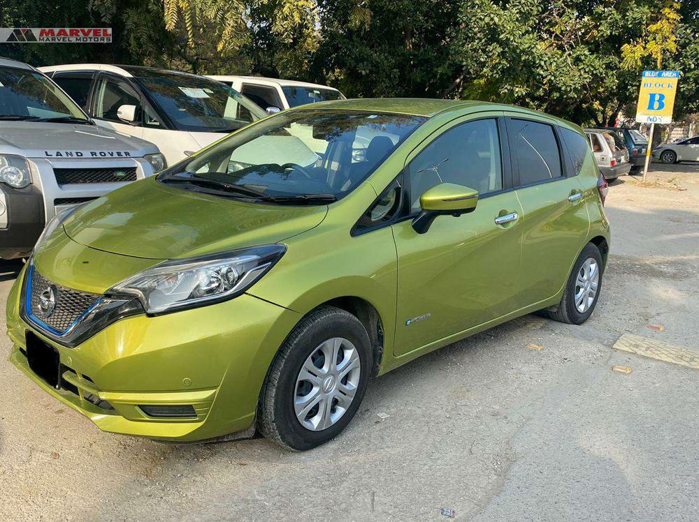 Фото nissan note 2017