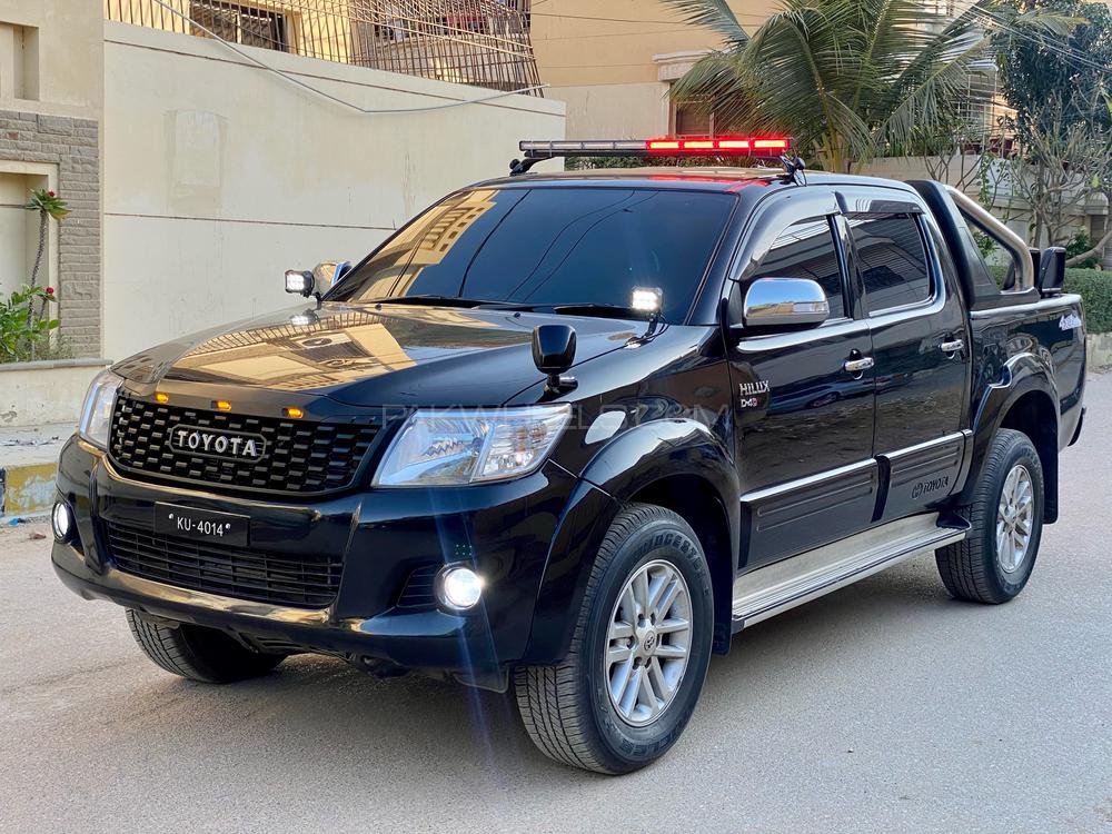 Toyota Hilux 2016 for Sale in Karachi Image-1