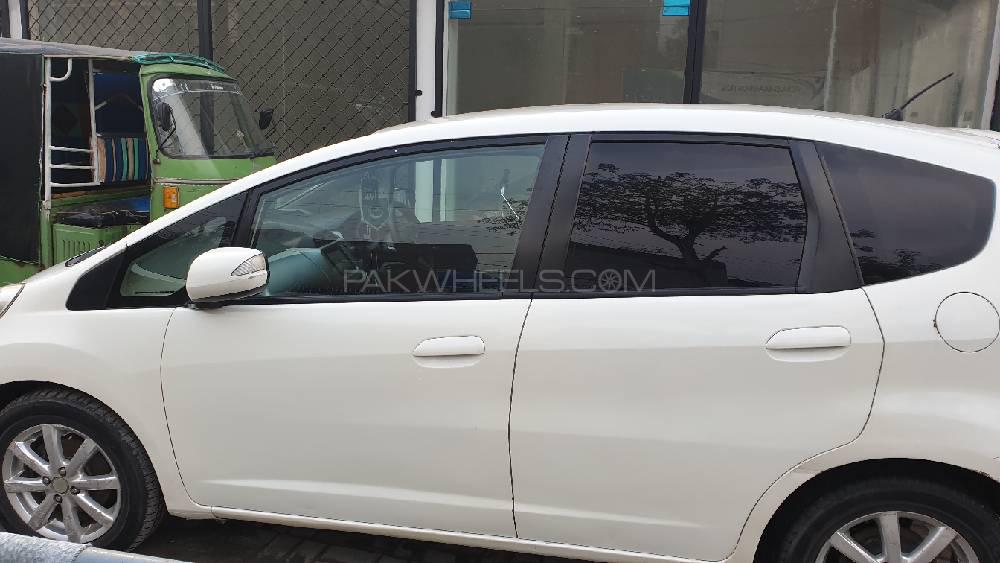Honda Fit 2011 for Sale in Lahore Image-1