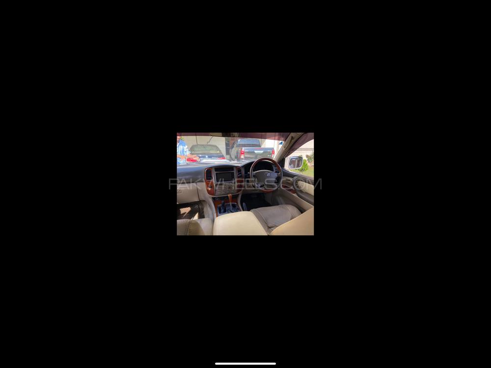 Toyota Land Cruiser 2004 for Sale in Peshawar Toyota Land Cruiser 2004 for Sale in Peshawar Image-3