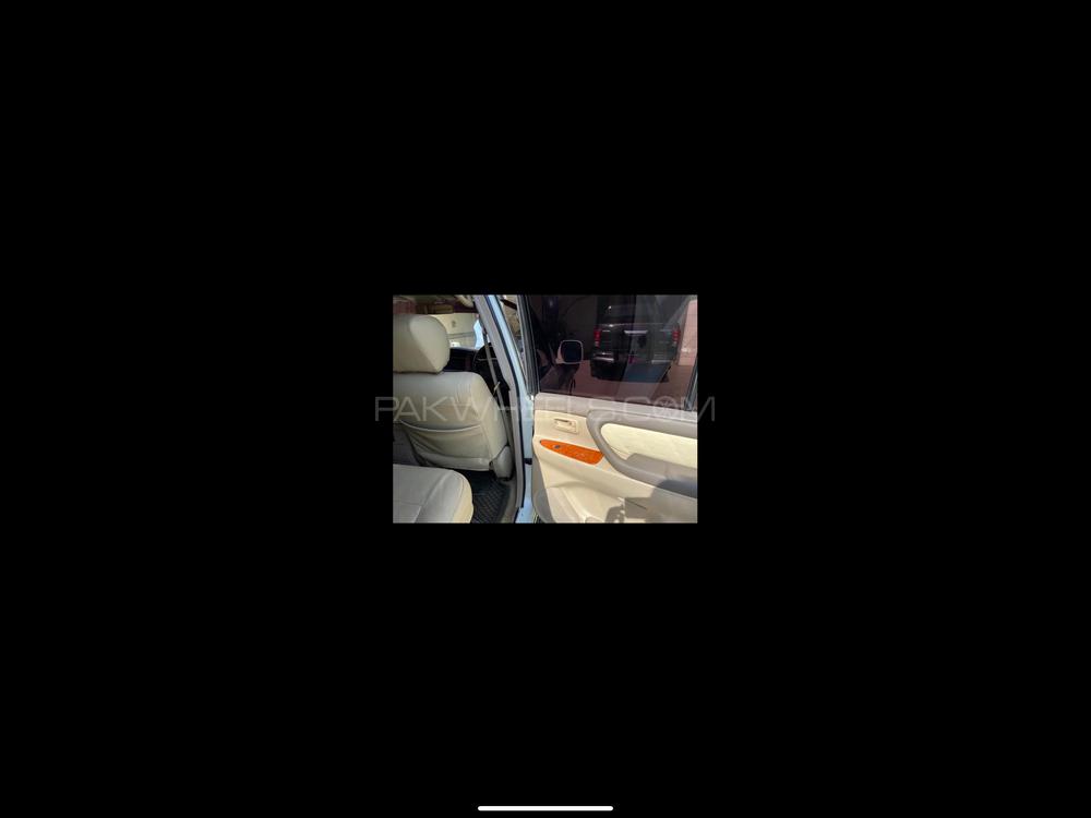 Toyota Land Cruiser 2004 for Sale in Peshawar Toyota Land Cruiser 2004 for Sale in Peshawar Image-8