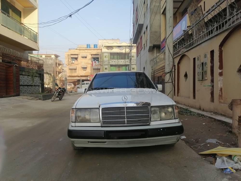 Mercedes Benz E Class 1990 for Sale in Islamabad Image-1