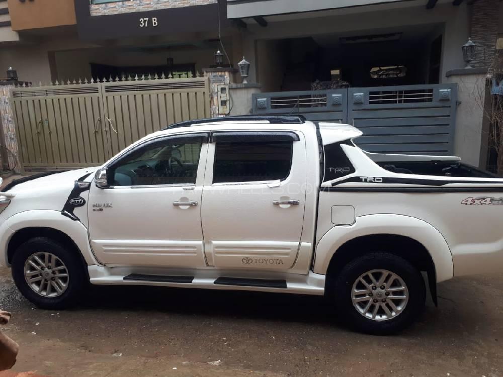 Toyota Hilux 2016 for Sale in Rawalpindi Image-1