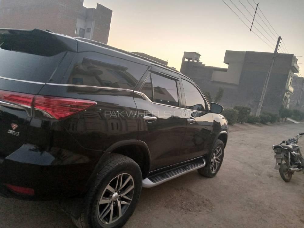 ٹویوٹا فورچیونر 2018 for Sale in ڈیرہ غازی خان ٹویوٹا فورچیونر 2018 for Sale in ڈیرہ غازی خان Image-2
