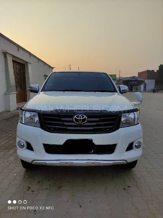 Toyota Hilux 2016 for Sale in Multan Image-1