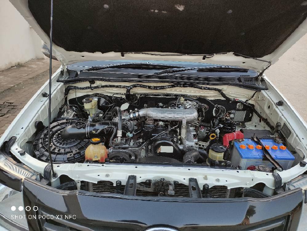 Toyota Hilux 2016 for Sale in Multan Toyota Hilux 2016 for Sale in Multan Image-11