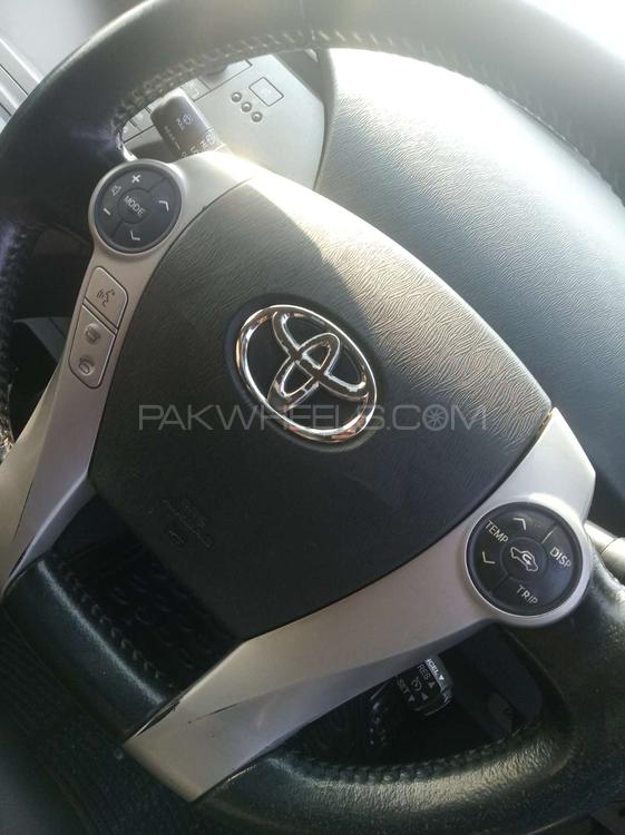 Toyota Prius 2012 for Sale in Gujranwala Toyota Prius 2012 for Sale in Gujranwala Image-9