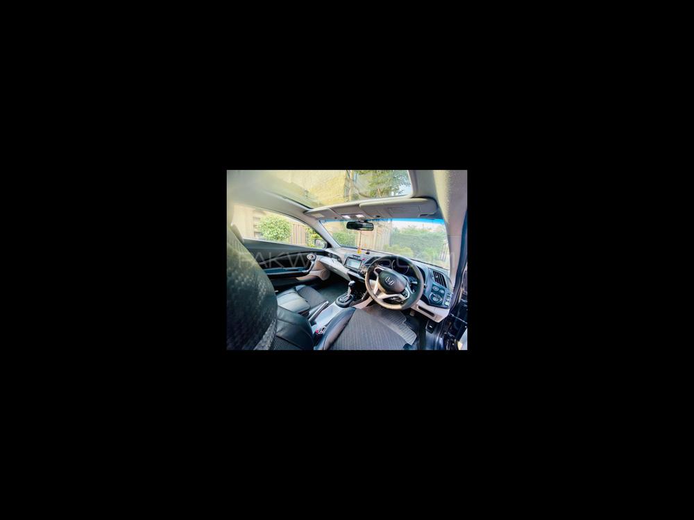 Honda CR-Z 2011 for Sale in Gujranwala Honda CR-Z 2011 for Sale in Gujranwala Image-8