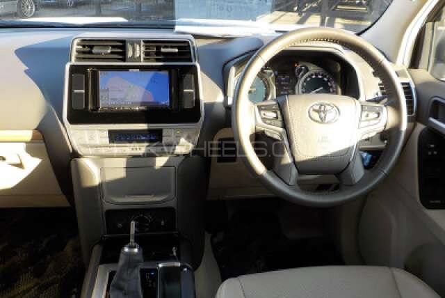 Toyota Prado 2017 for Sale in Lahore Toyota Prado 2017 for Sale in Lahore Image-14