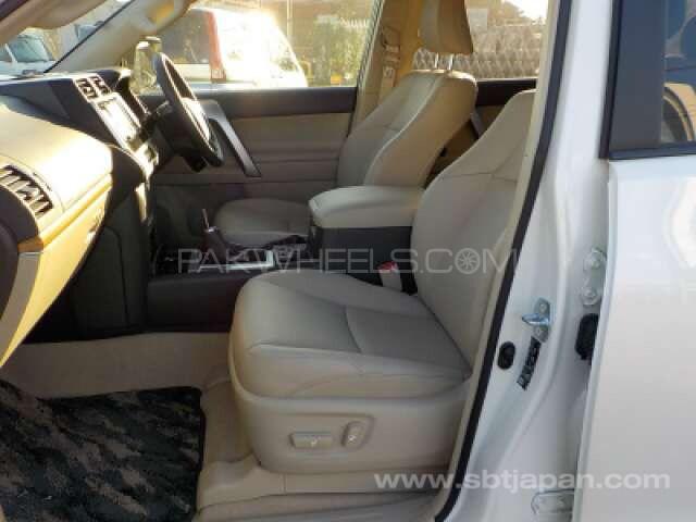 Toyota Prado 2017 for Sale in Lahore Toyota Prado 2017 for Sale in Lahore Image-12