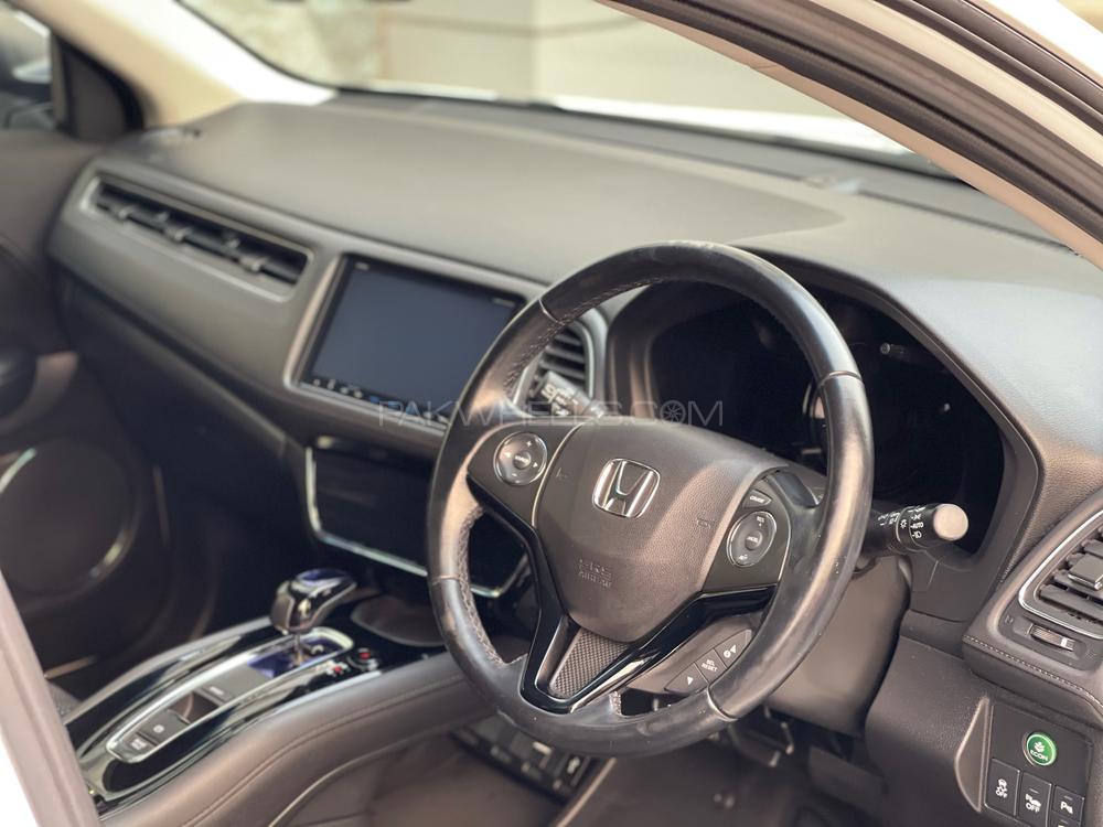Honda Vezel 2015 for Sale in Lahore Honda Vezel 2015 for Sale in Lahore Image-10