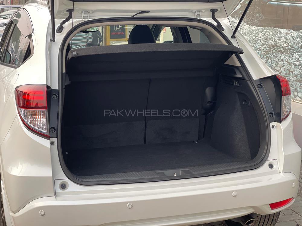 Honda Vezel 2015 for Sale in Lahore Honda Vezel 2015 for Sale in Lahore Image-11
