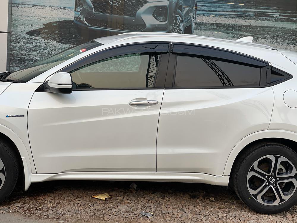 Honda Vezel 2015 for Sale in Lahore Honda Vezel 2015 for Sale in Lahore Image-12