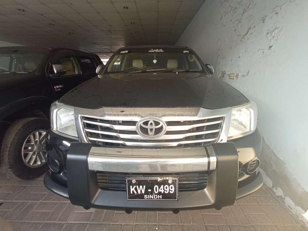 Toyota Hilux 2014 for Sale in Multan Toyota Hilux 2014 for Sale in Multan Image-2