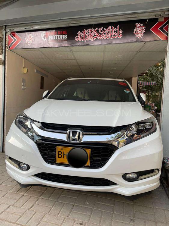 Honda Vezel 2015 for Sale in Karachi Image-1