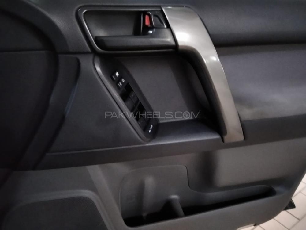 Toyota Prado 2011 for Sale in Karachi Toyota Prado 2011 for Sale in Karachi Image-5