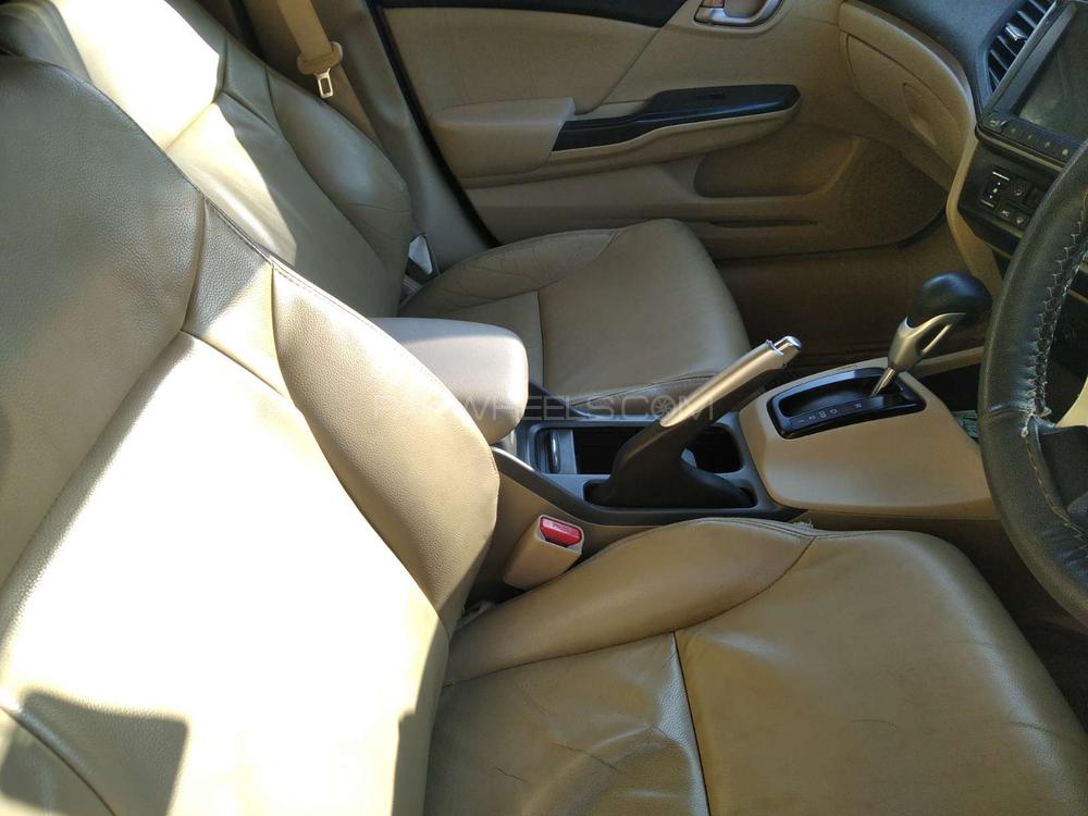 Honda Civic 2014 for Sale in Hyderabad Honda Civic 2014 for Sale in Hyderabad Image-4