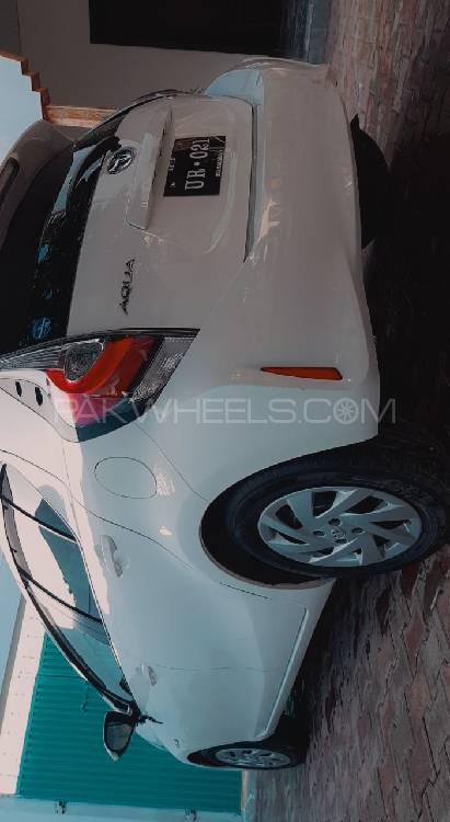 Toyota Prius 2017 for Sale in Malakand Agency Toyota Prius 2017 for Sale in Malakand Agency Image-10