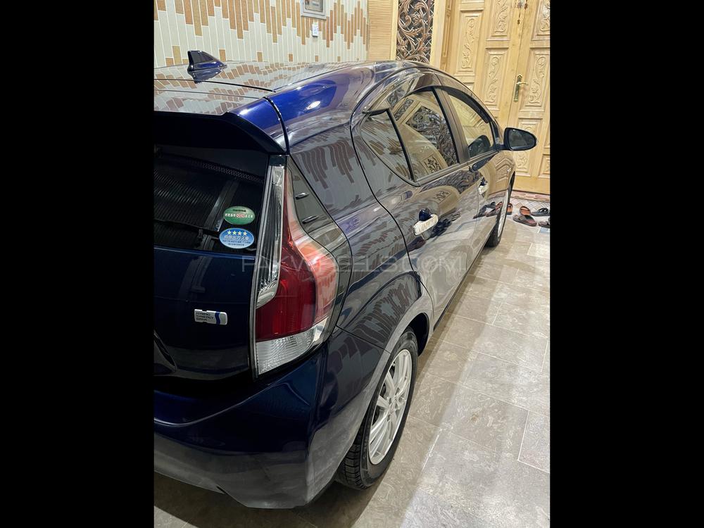 Toyota Aqua 2017 for Sale in Peshawar Image-1