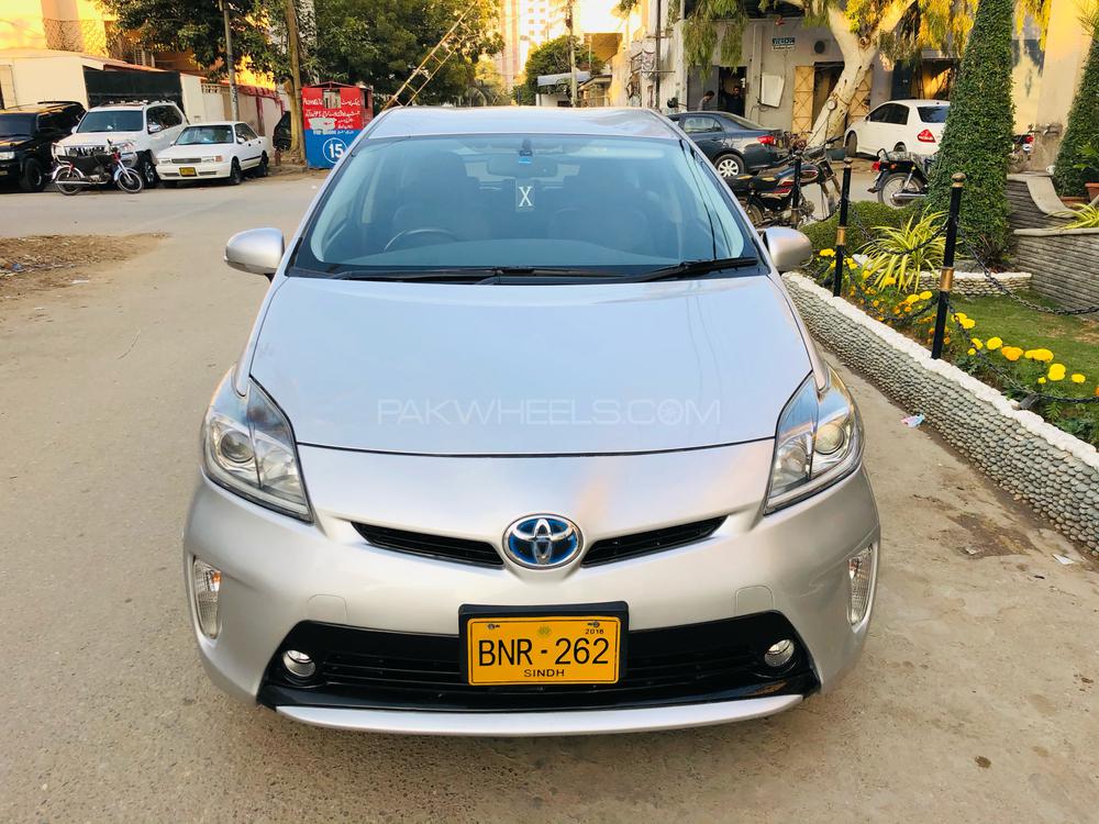 Toyota Prius 2015 for Sale in Karachi Image-1