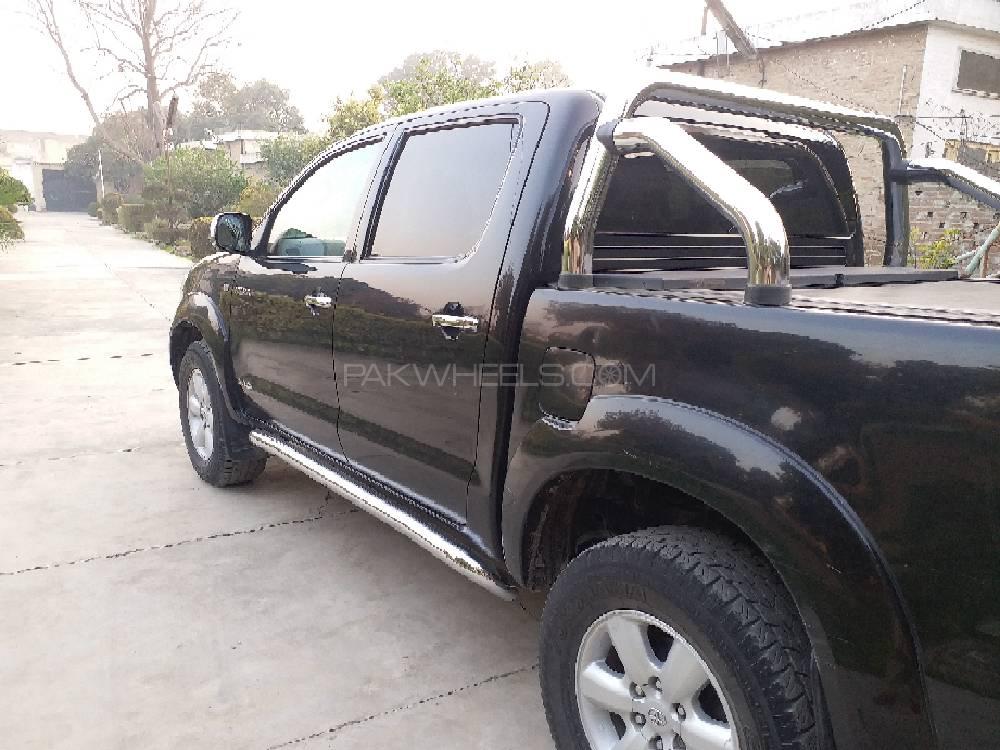 Toyota Hilux 2011 for Sale in Nowshera Toyota Hilux 2011 for Sale in Nowshera Image-8